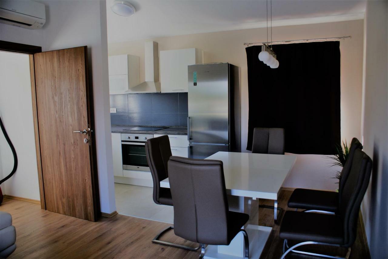 Apartments Villa Judita بلاتشي المظهر الخارجي الصورة